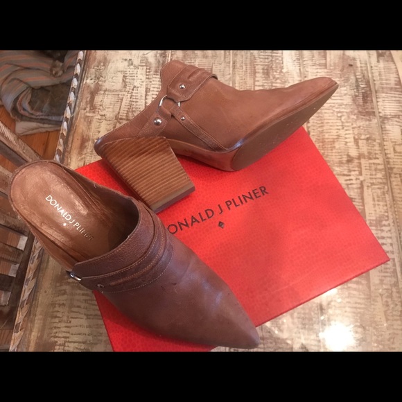 Donald Pliner mule shoe boot - Picture 3 of 4